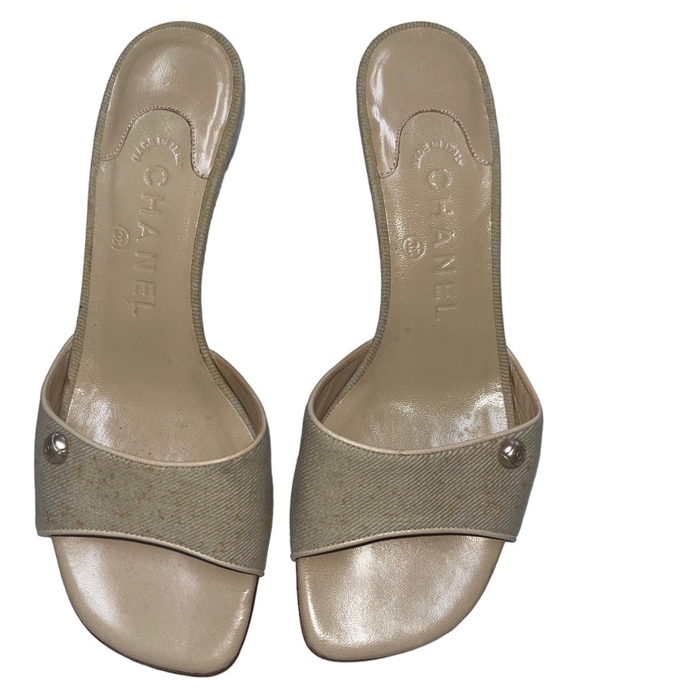 Chanel slide old money sz 6.5 classic boho sandals heels Wheat color silver logo